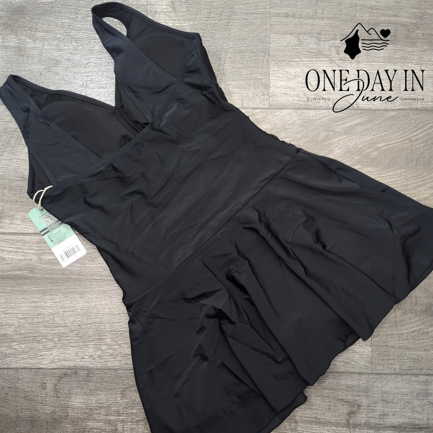 Shekini Twist Front Boyshort Swimdress One Piece Swimsuit Size S