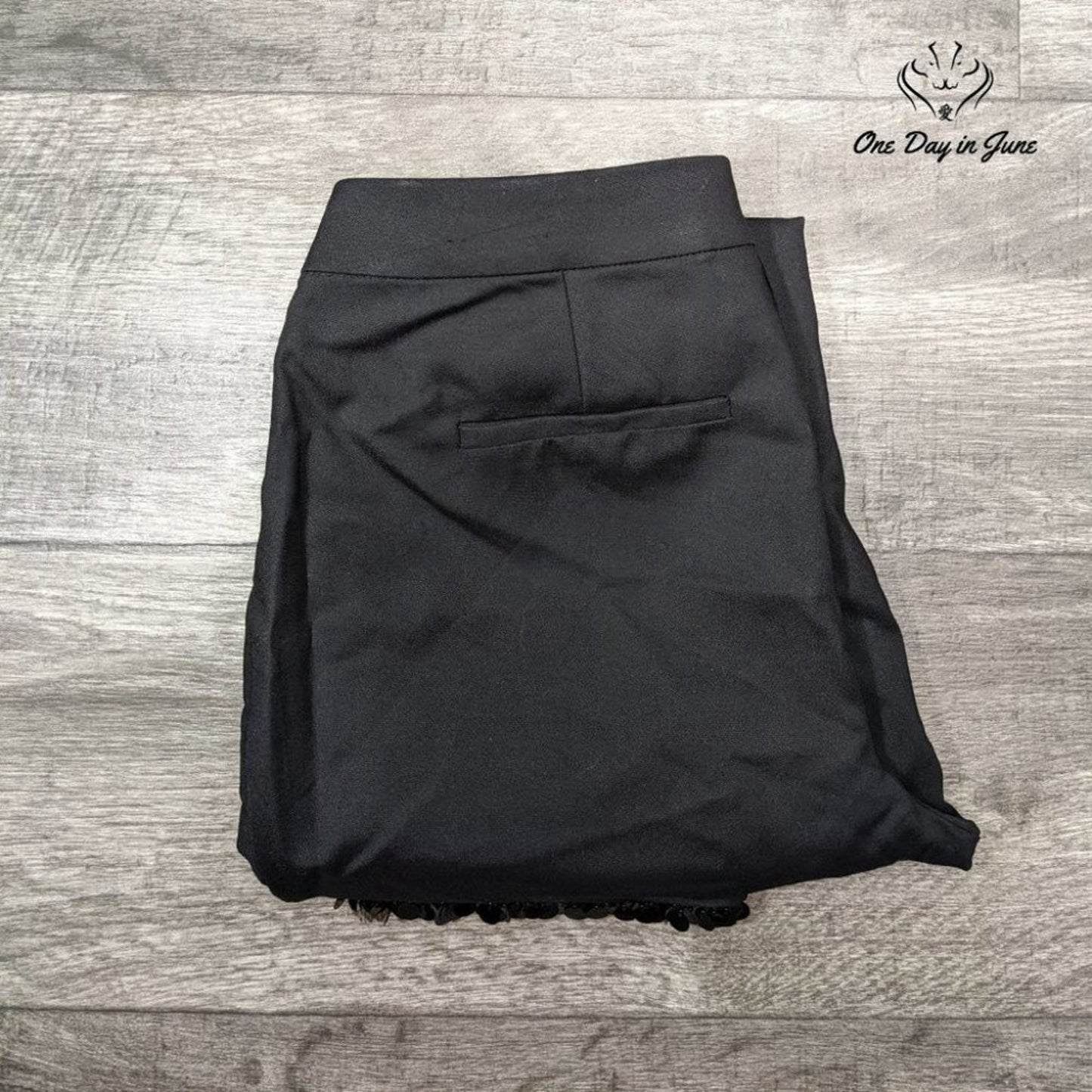 Chico's Petite Crop Beaded Hem Pants Size 0.5P (6)