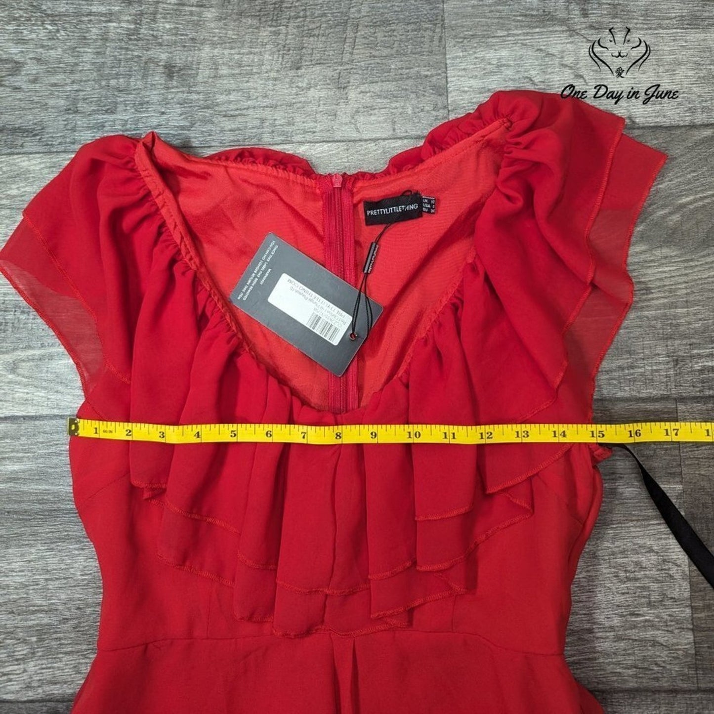 Prettylittlethings Sleeveless Plunge Mini Dress Size 6