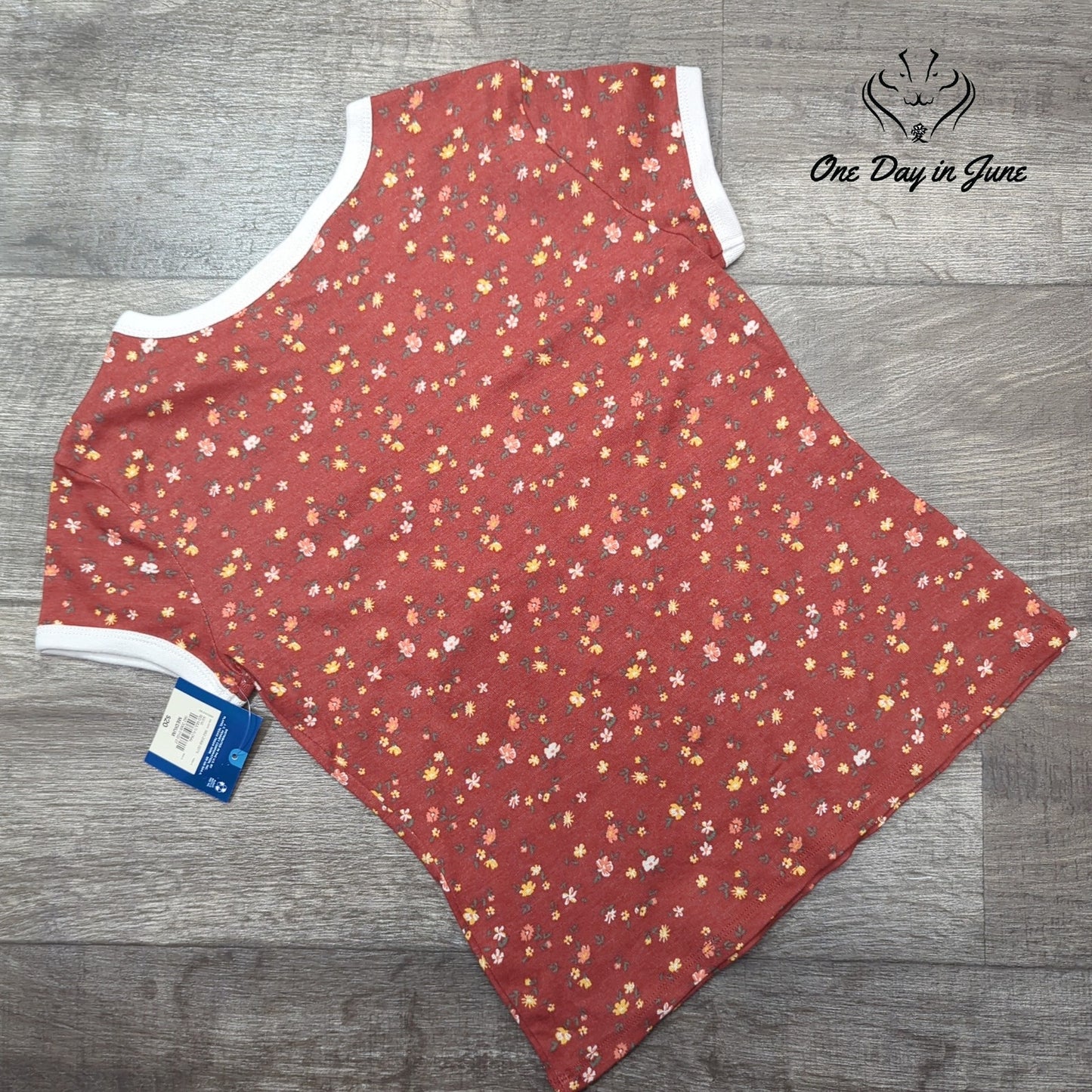 Arizona Jean Co. Short Sleeve Floral Tee Shirt Size M