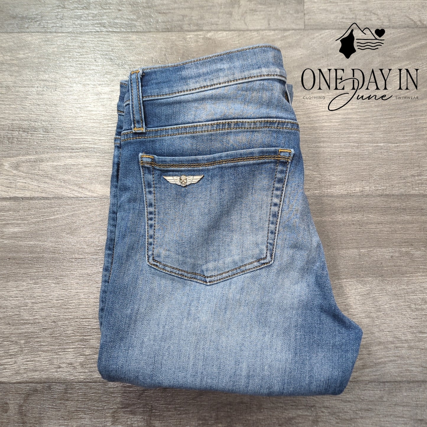 Rock & Republic Berlin Straight Leg Jeans Size 8