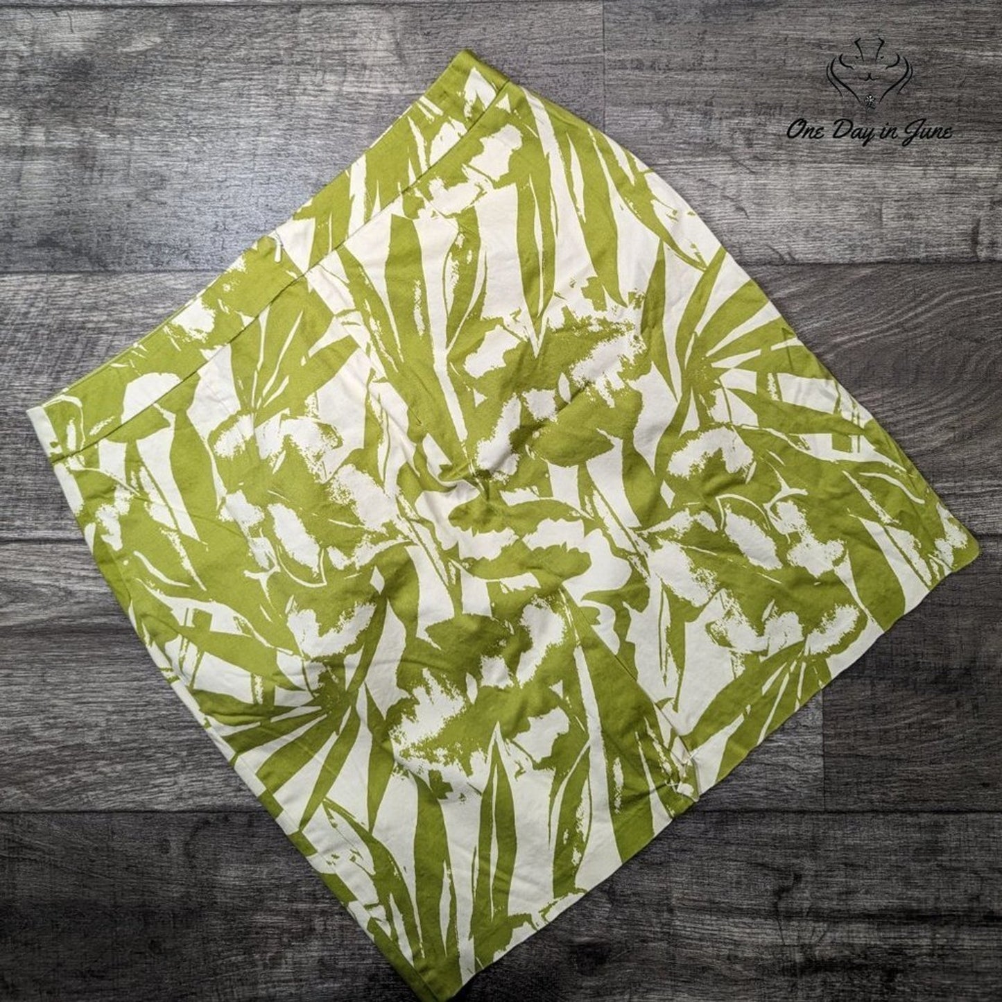 New York & Company Floral Pocketed Skirt Size 14