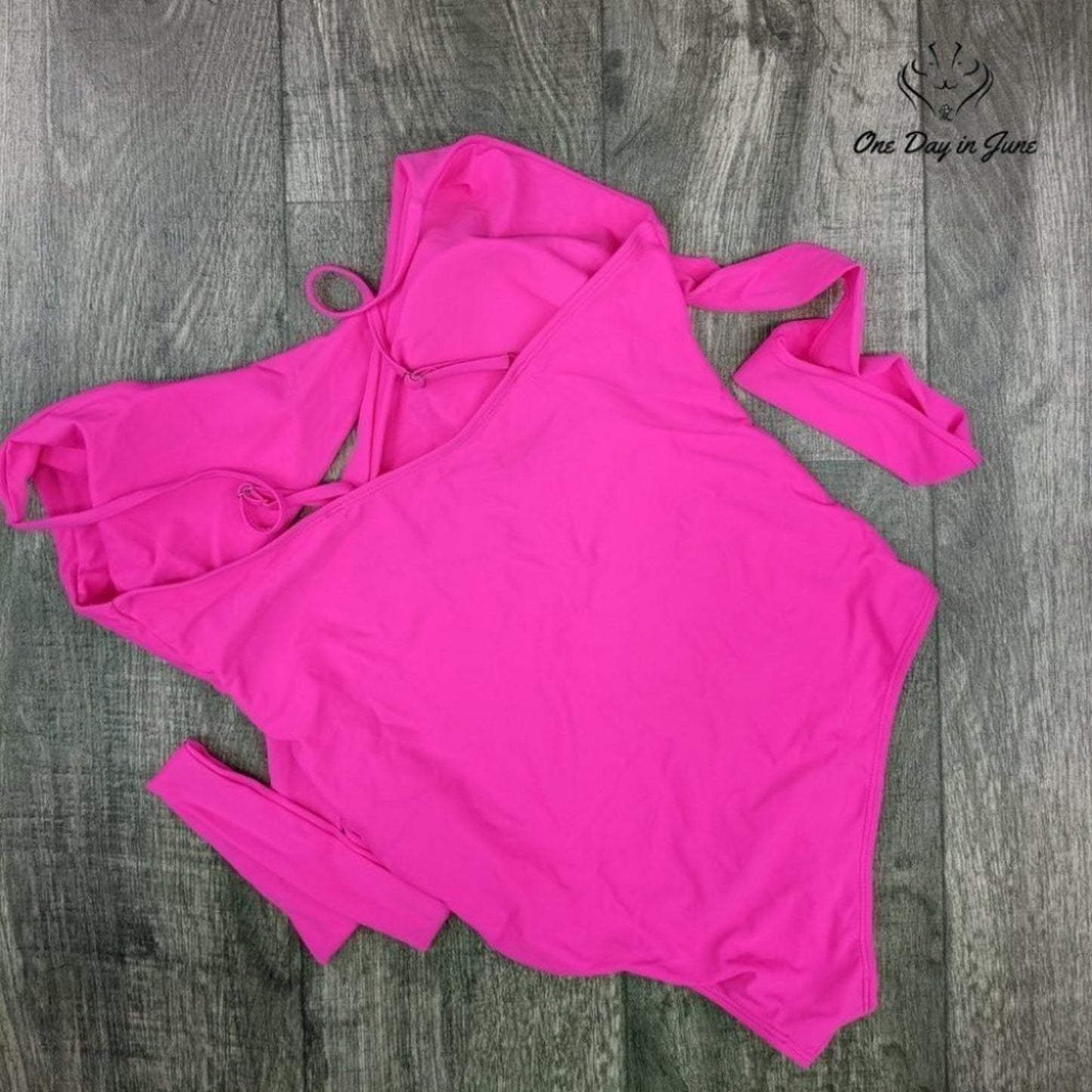 Suuksess Wrap Cut Out One Piece Swimsuit Size XL (16) RUNS 1-2 sizes small