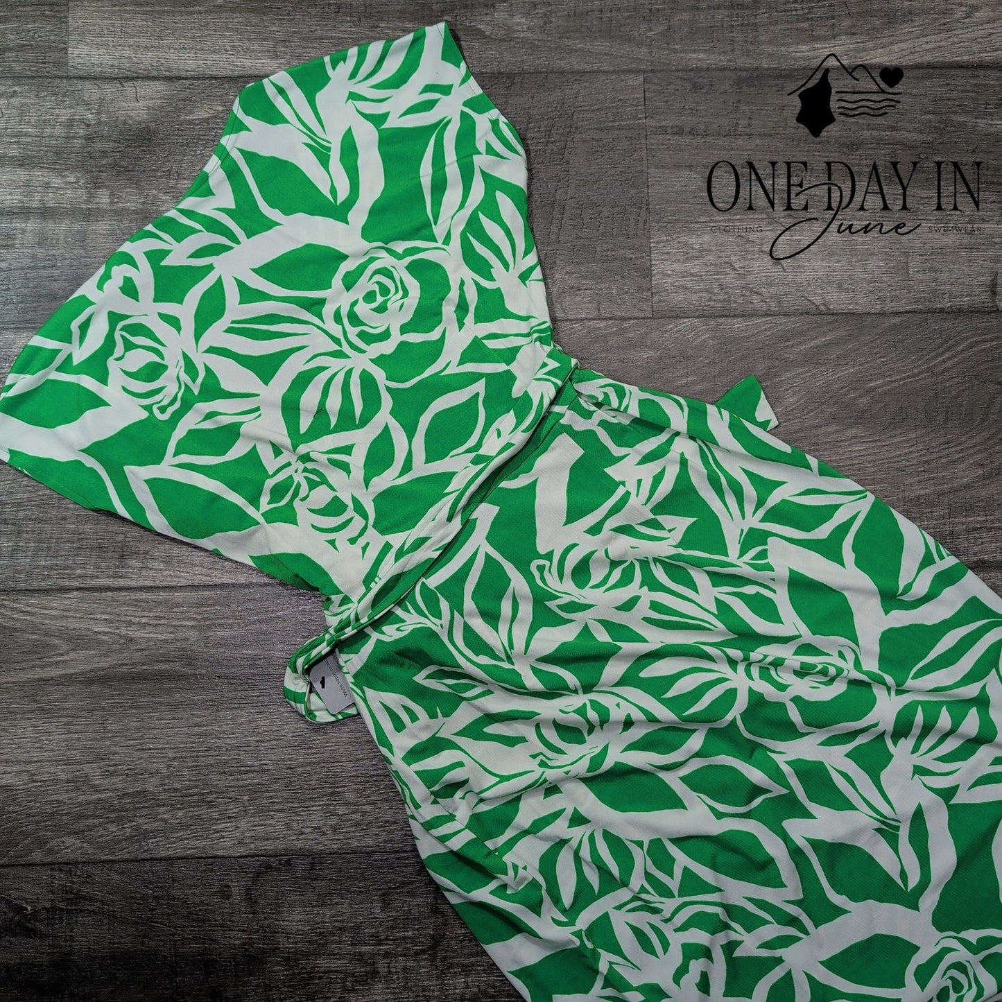 Maggy London Short Sleeve Wrap Dress Size 2