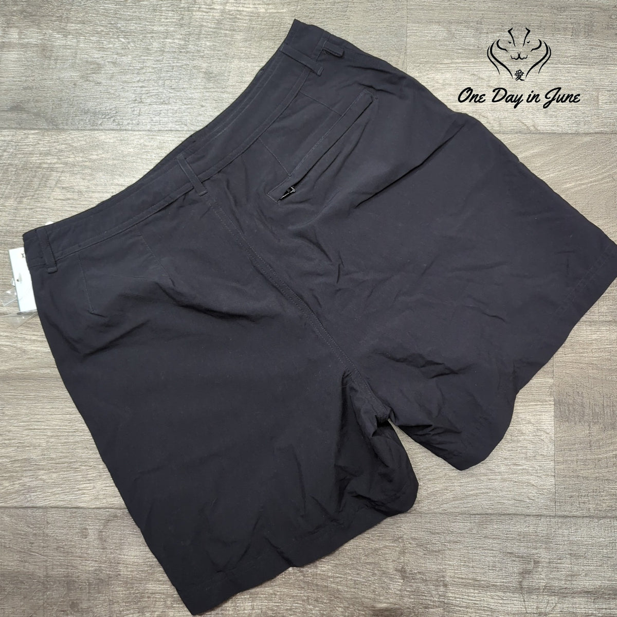 Quest Women's Hiking Shorts Black Quick Dry Outdoor Cargo Shorts NWT Size 12