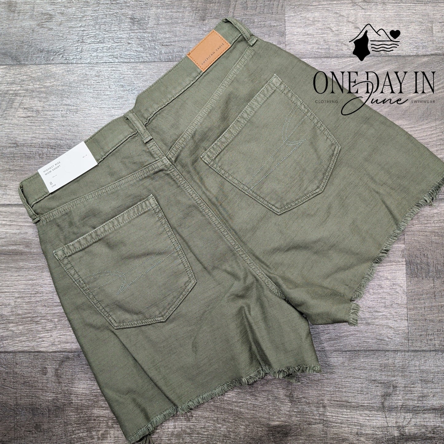 American Eagle Outfitters Highest Rise Distressed Mom Shorts Size 8