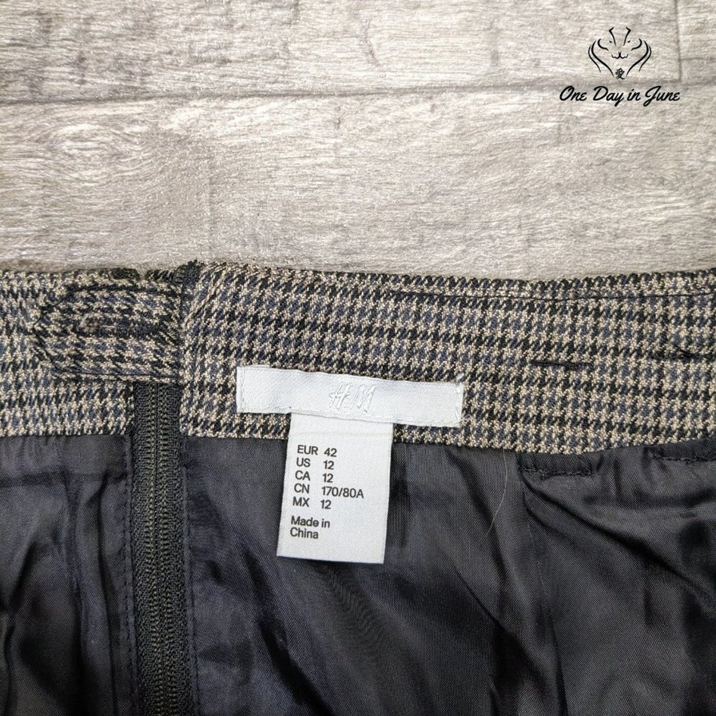H&M Zip Back Faux Button Front Skirt Size 12