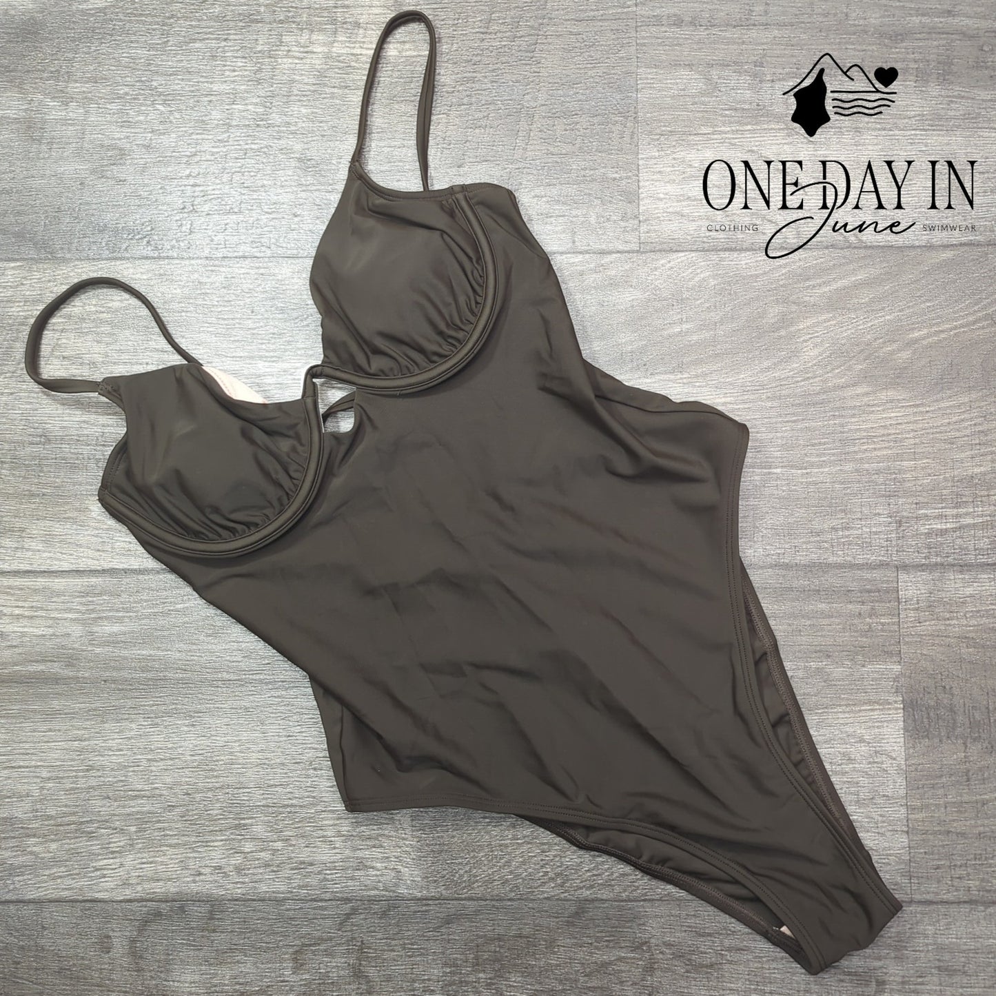 Cupshe Underwire High Cut One Piece Swimsuit Size S