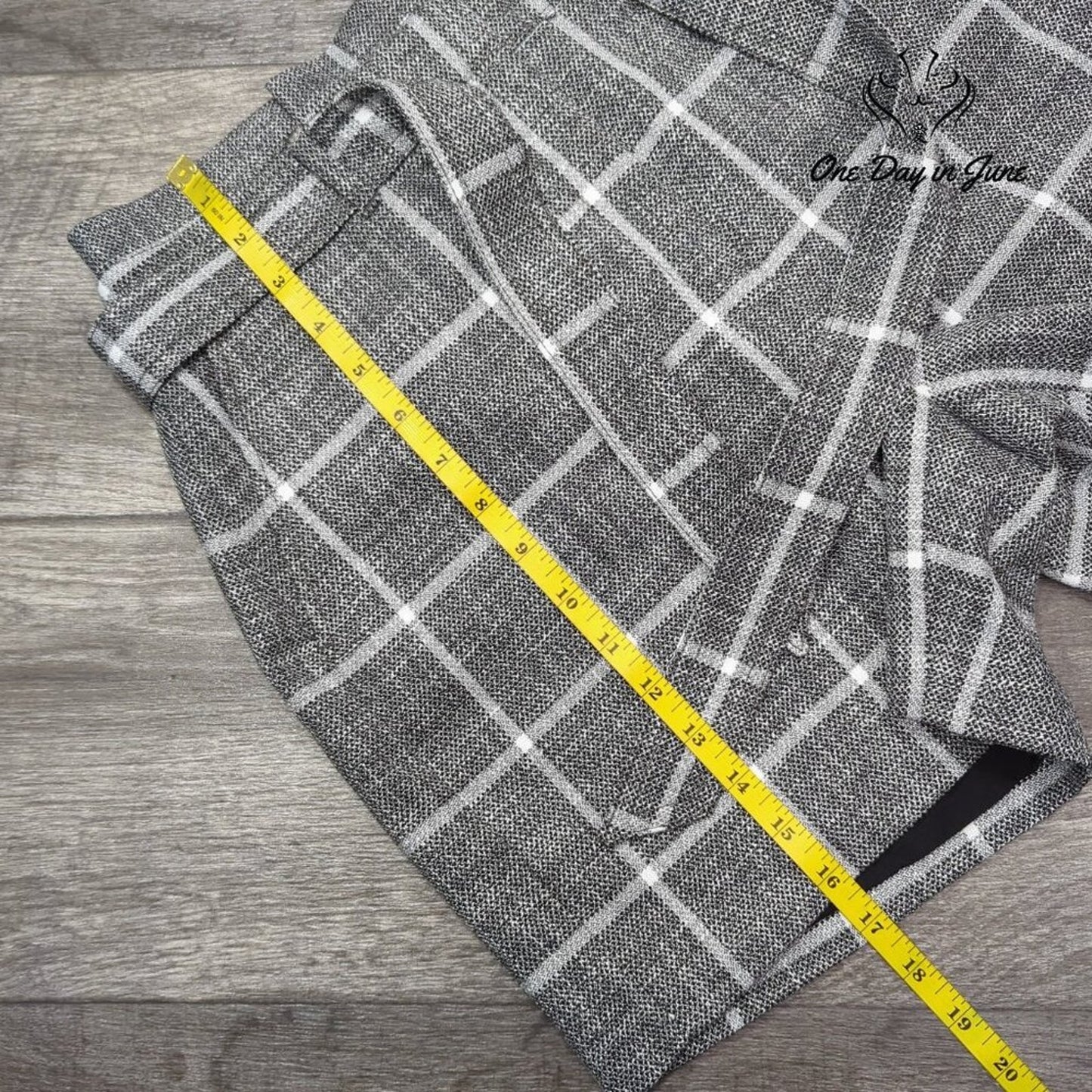 White House Black Market 5" Tie Waist Shorts Size 6