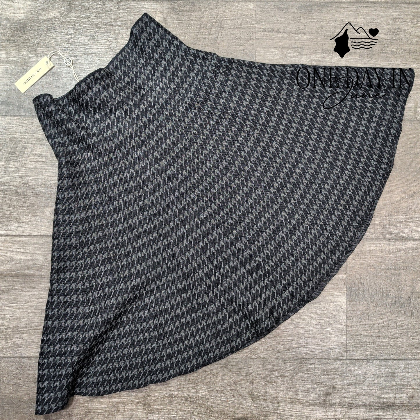 Max Studio High Waist Flare Skirt Size M/L