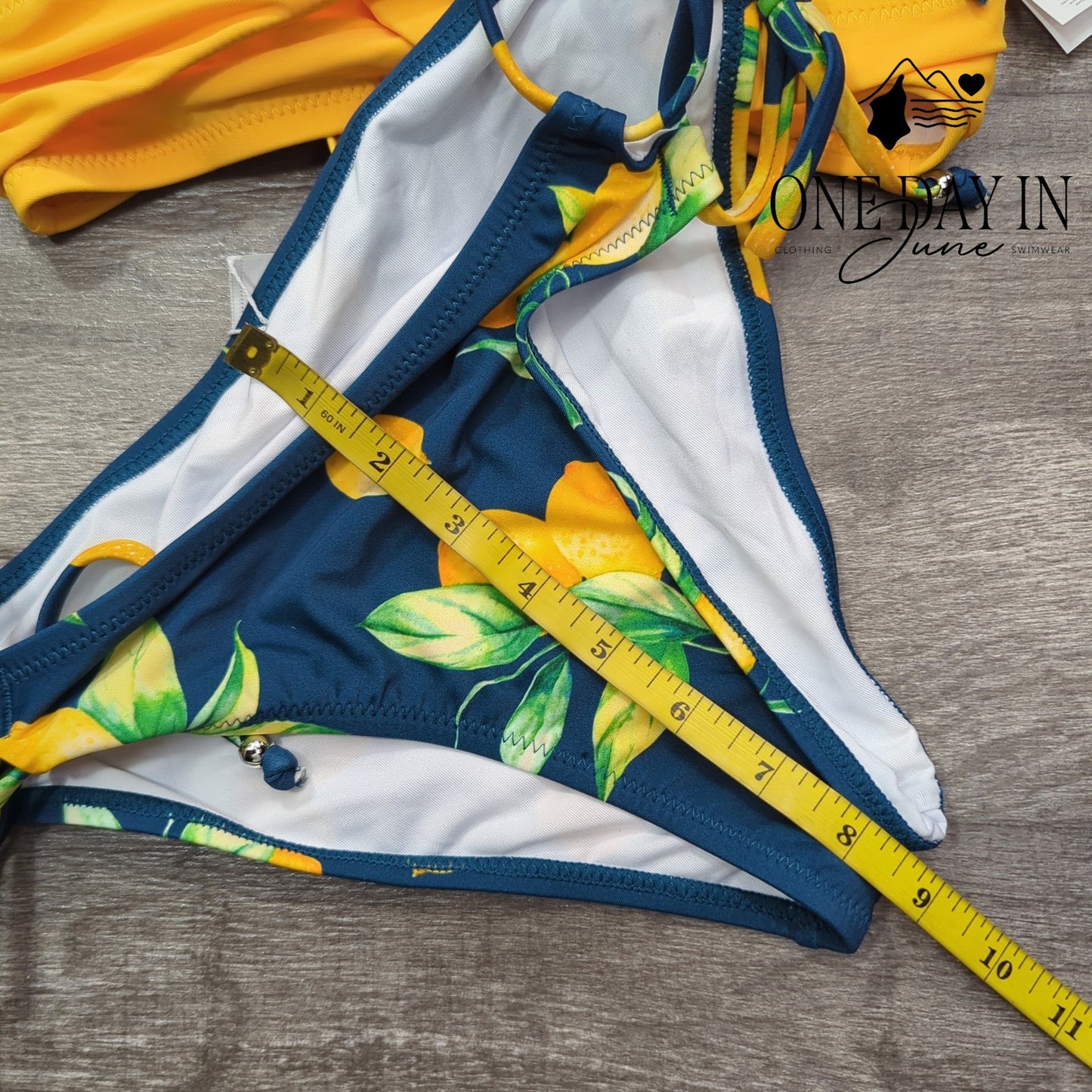 Cupshe Twist Front Floral Bikini Swimsuit Size S
