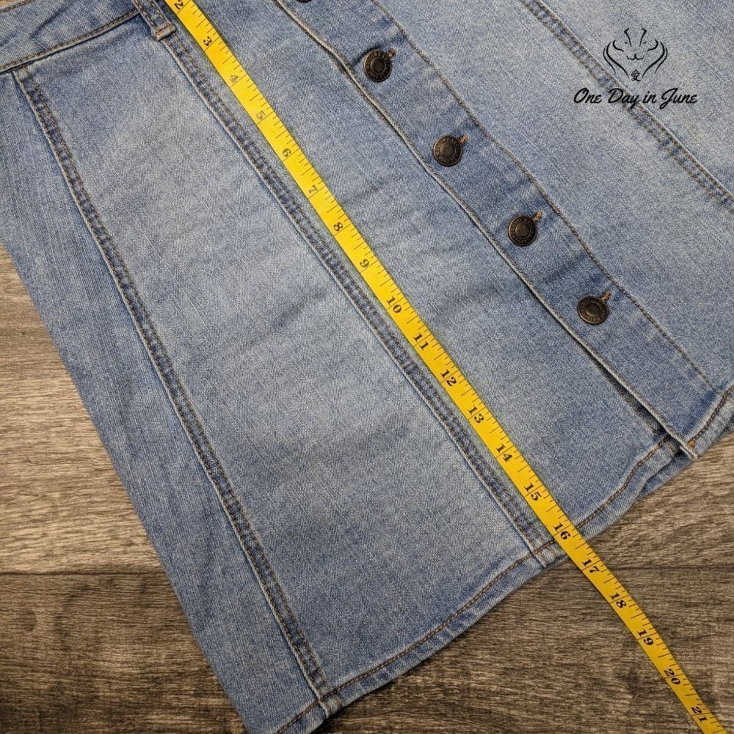 Mossimo Button Front Denim Skirt Size 4