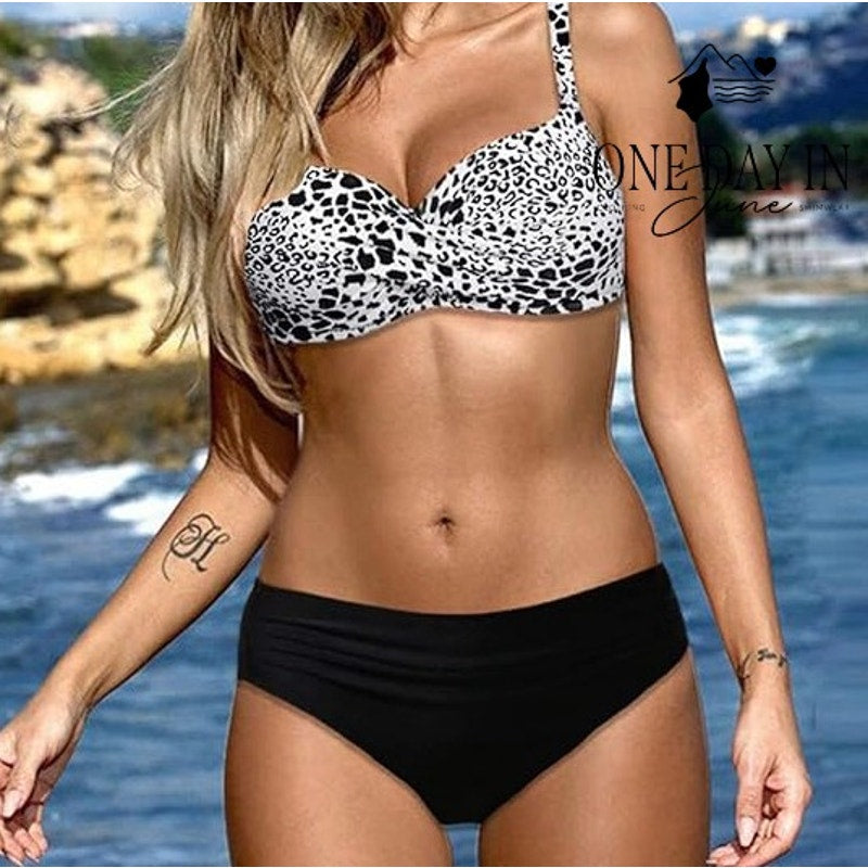 CharmLeaks Twist Front Molded Cup Bikini Swimsuit Size XL