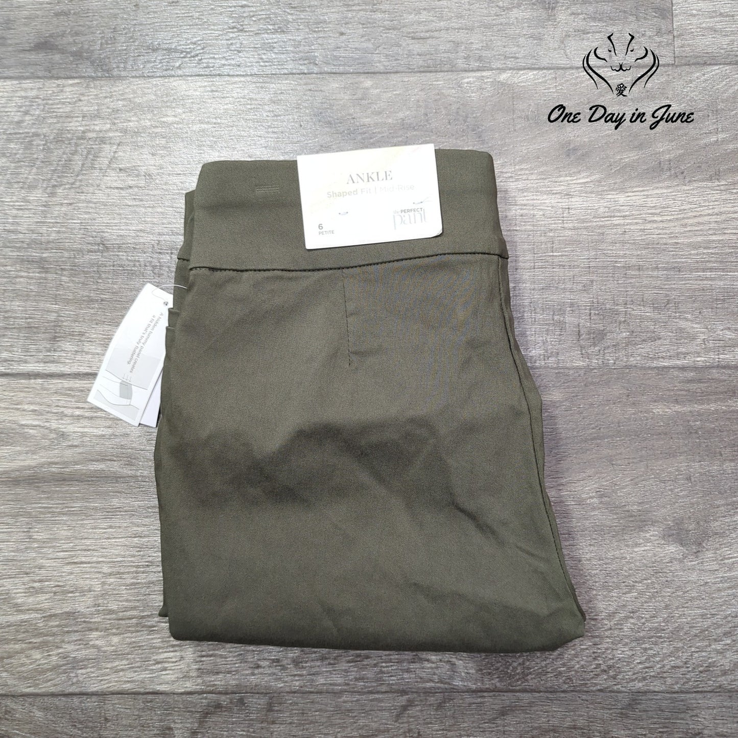 Christopher & Banks Mid Rise Ankle Pants Size 6P