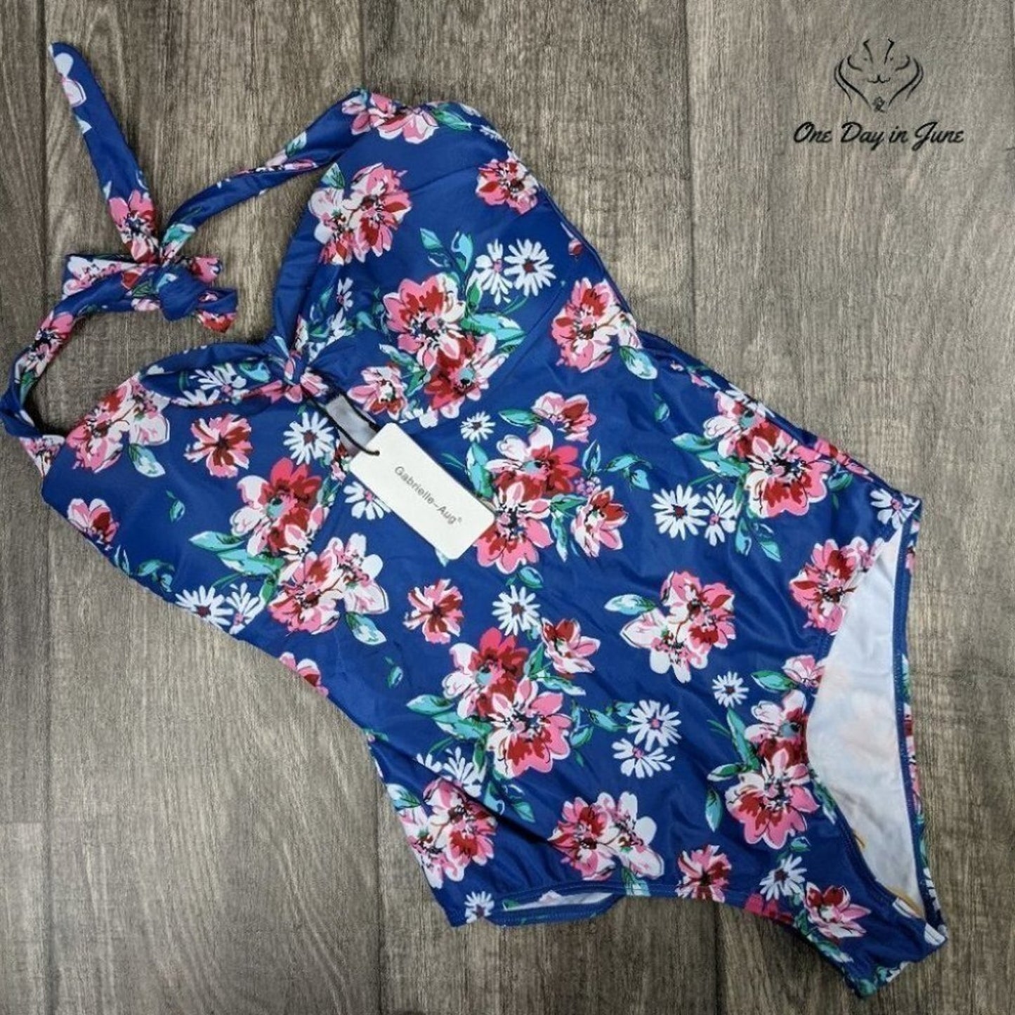 Gabrielle-Aug Retro Halter One Piece Size XL