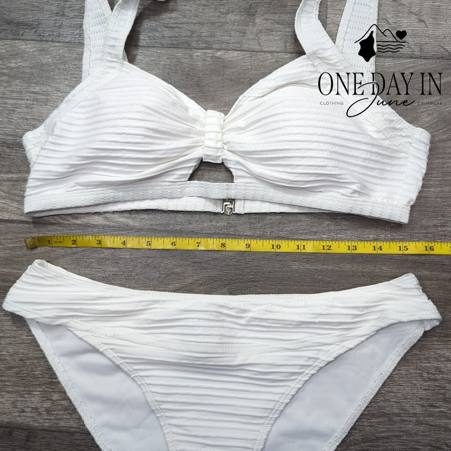 Adisputent Textured Keyhole Bikini Swimsuit Size XL