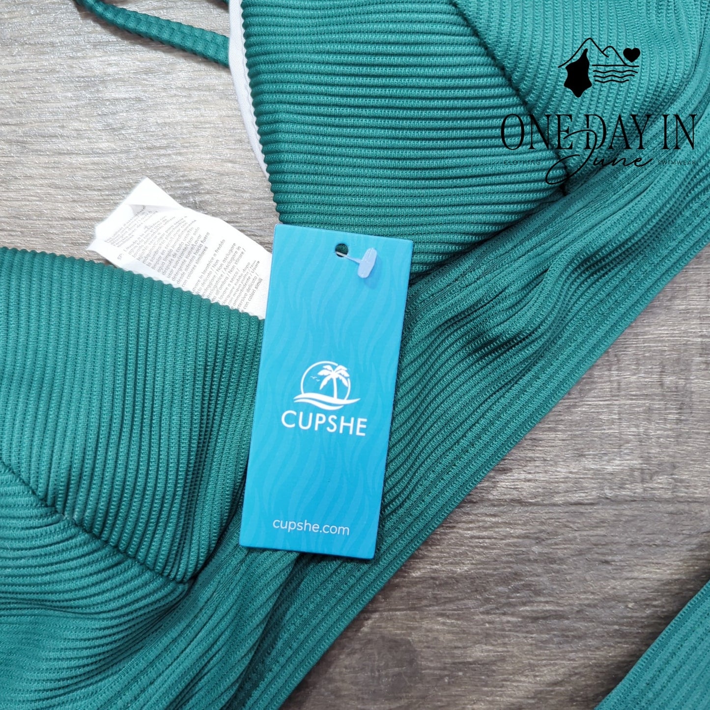 Cupshe V Neck Ribbed One Piece Swimsuit Size M
