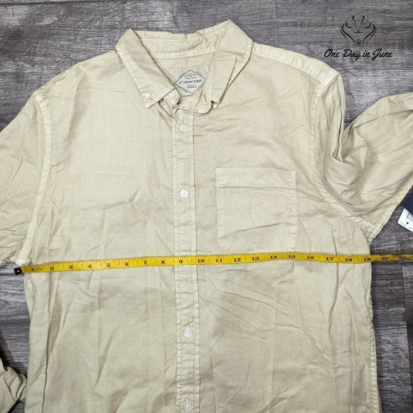 St. John's Bay Comfort Flex Classic Fit Button Down Shirt Size M