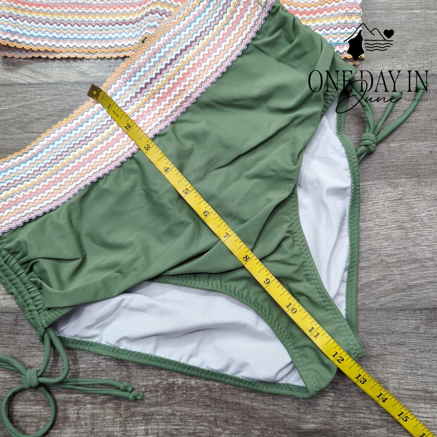 Blooming Jelly V Neck High Waist Bikini Swimsuit Size M