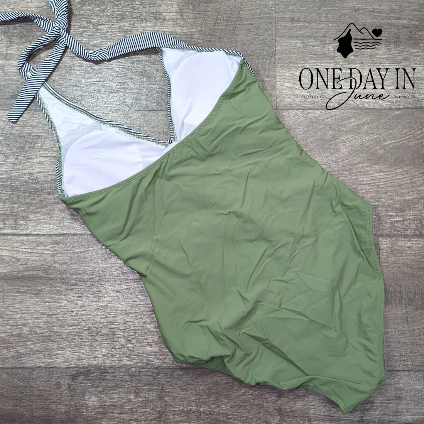 Aleumdr Twist Front Halter One Piece Swimsuit Size L