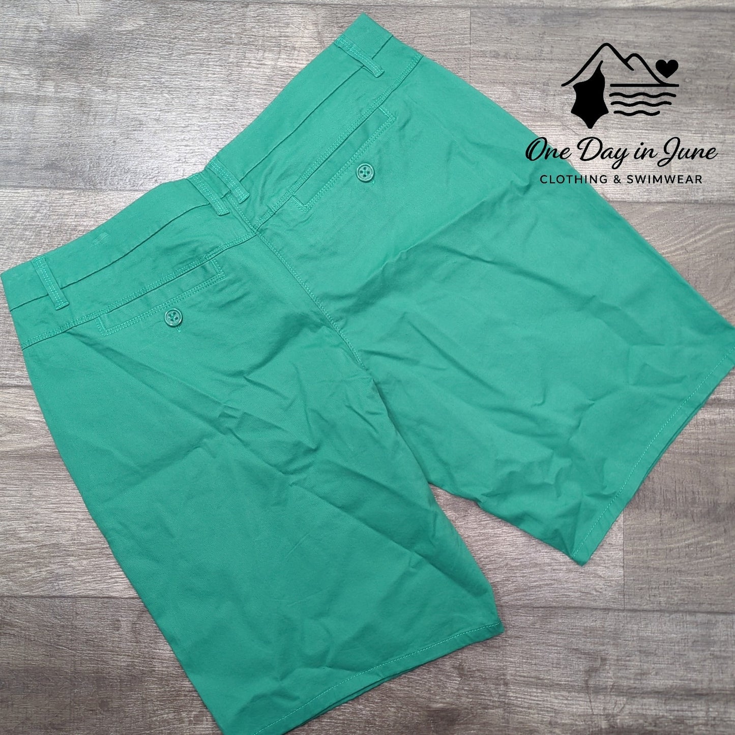 New York & Company Manhatten Chino Bermuda Shorts Size 16