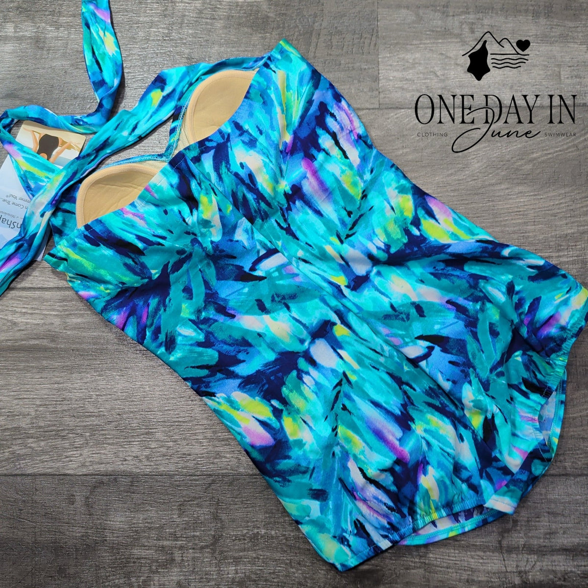 Trimshaper DreamShaper Halter One Piece Swimsuit Blue Abstract NWT Size 12