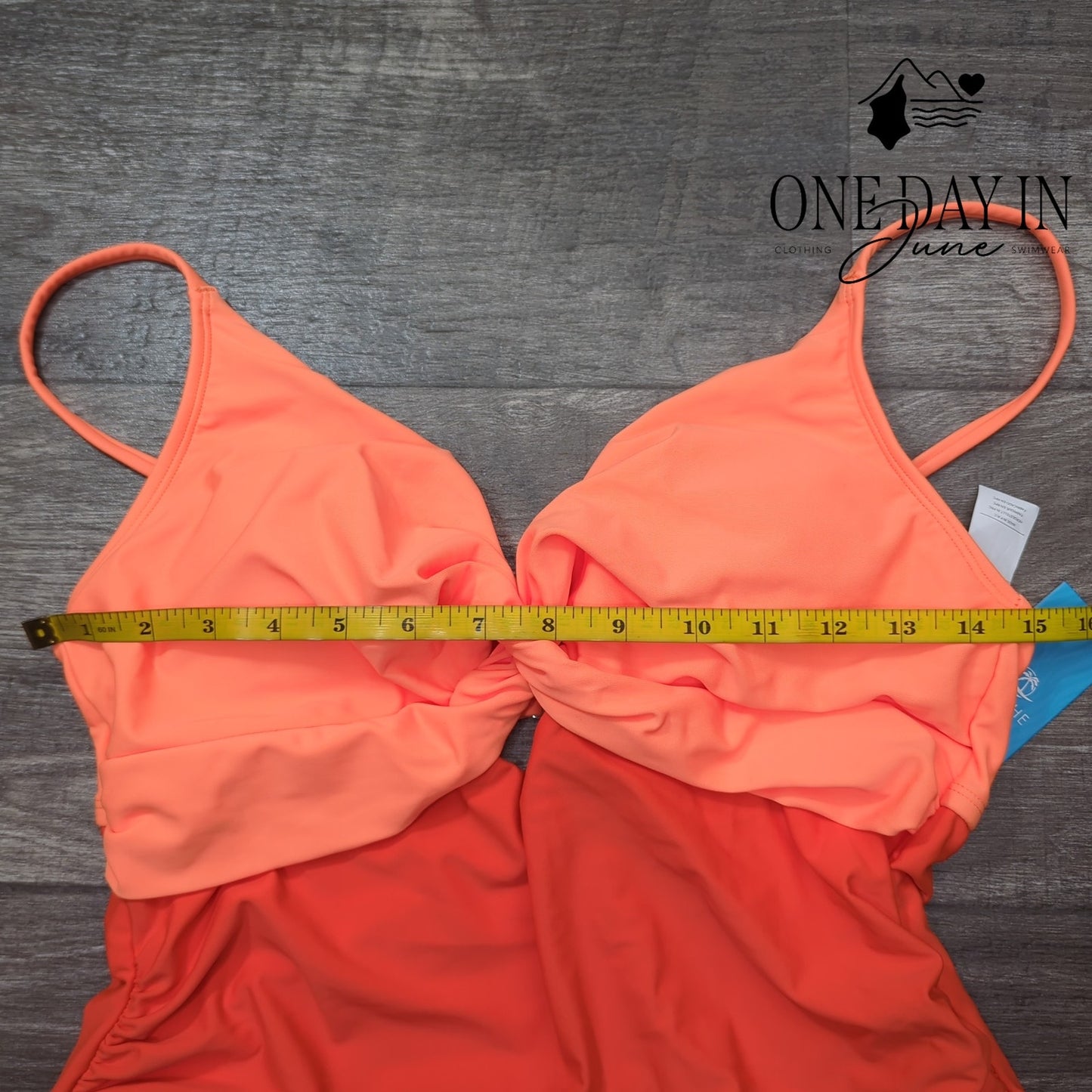 Cupshe Twist Front Keyhole One Piece Swimsuit Size L