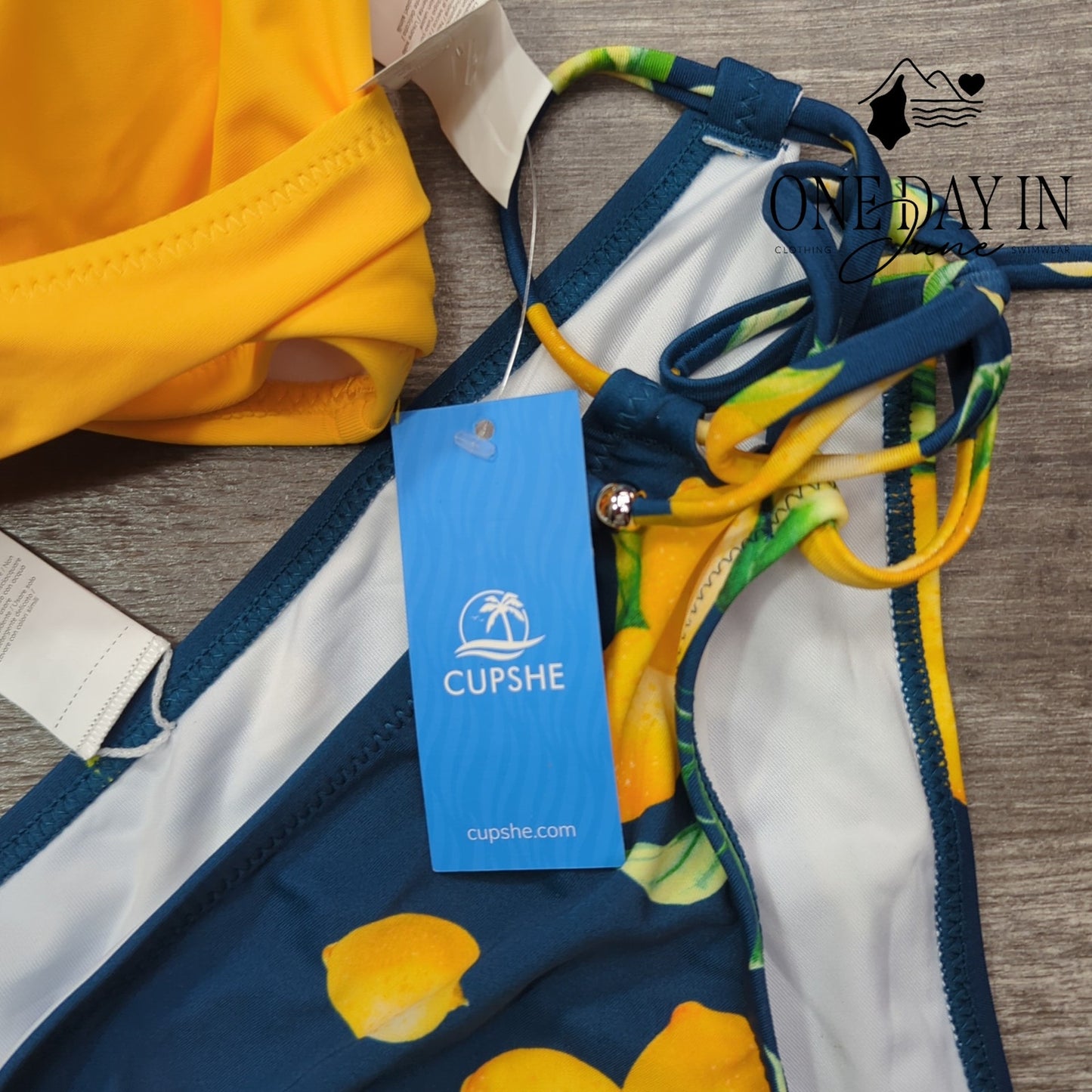 Cupshe Twist Front Floral Bikini Swimsuit Size S
