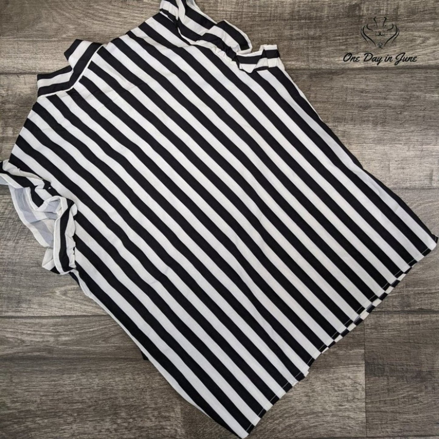Amzbrly Ruffle Short Sleeve Striped Top Size M