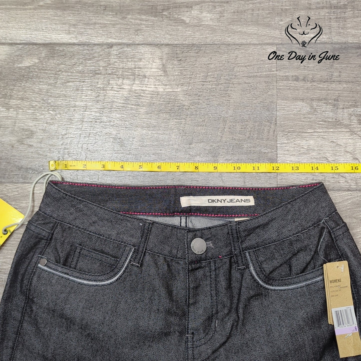 DKNY Jeans Ludlow Low Rise Boot Cut Jeans Size 6
