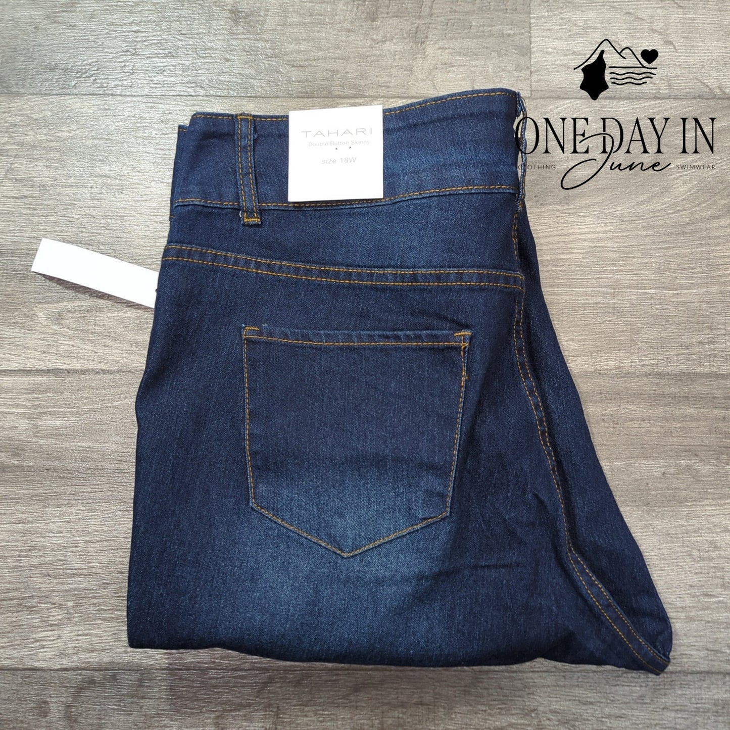 Tahari Plus Size Charlotte Double Button Skinny Jeans Size 18W