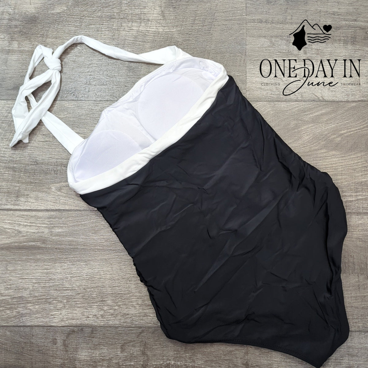 Suuksess Retro Halter Tummy Control One Piece Swimsuit Black White Size L