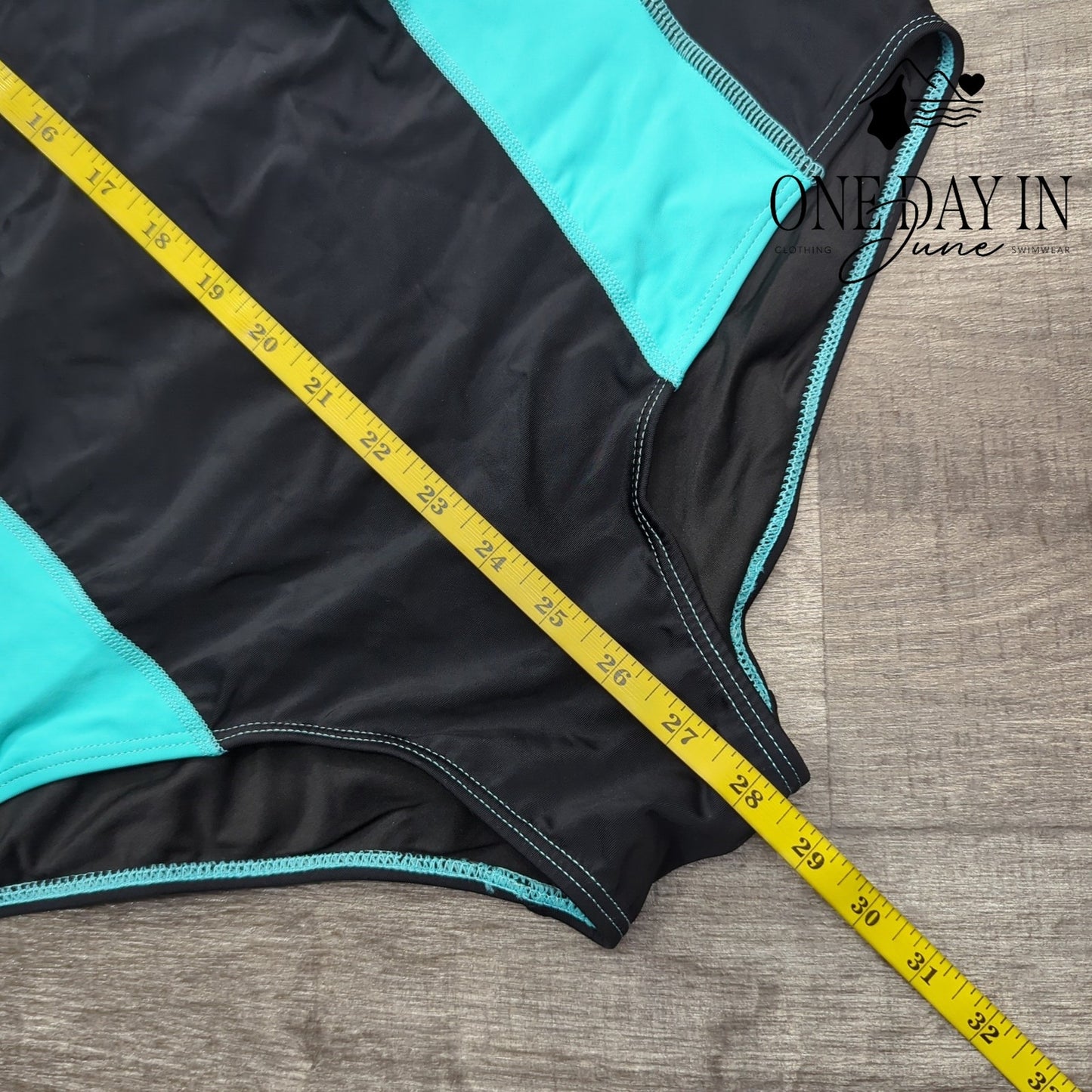 Aqua Eve Plus Size One Piece Swimsuit Size 16W