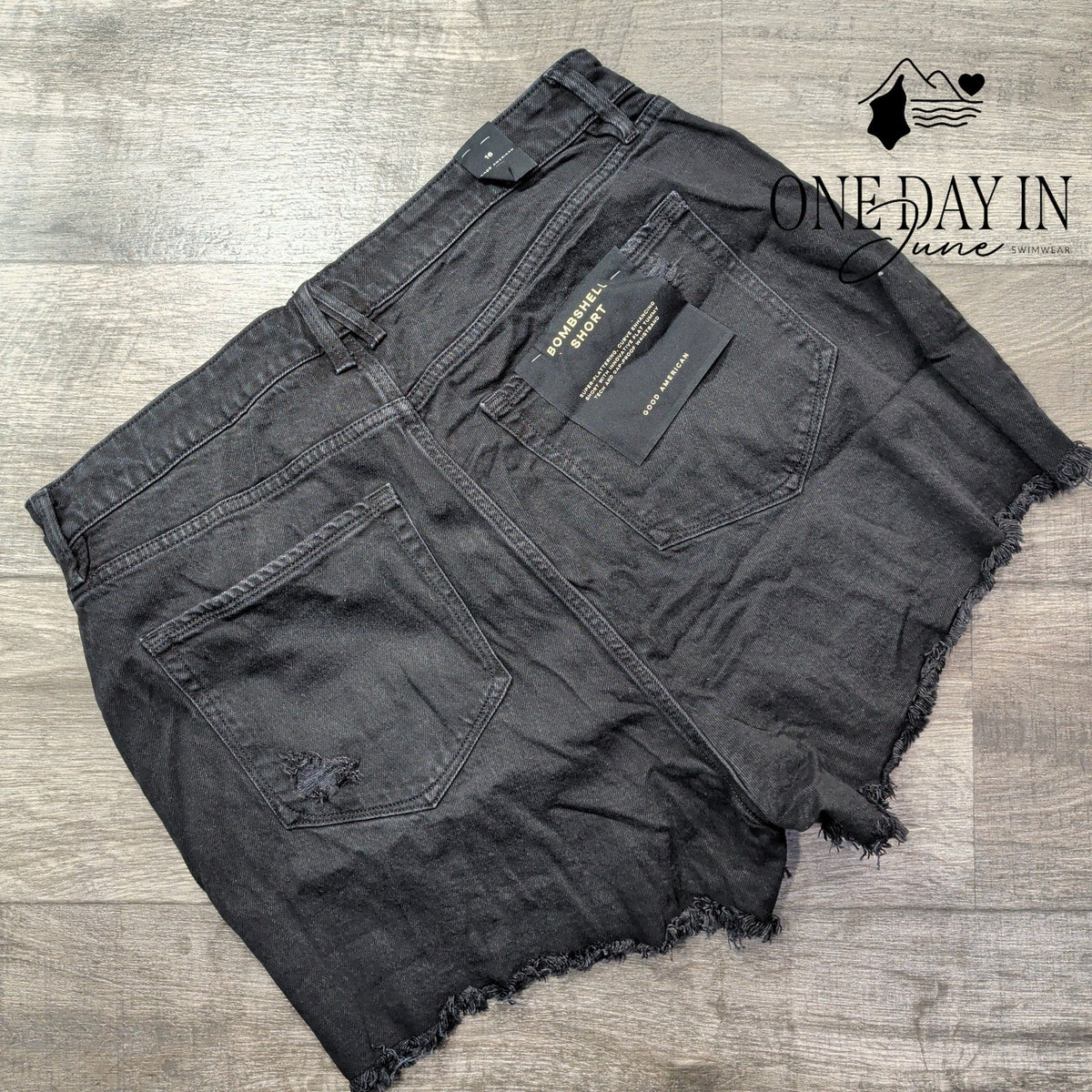 Good American Bombshell High Rise Distressed Denim Shorts Black NWT Size 16