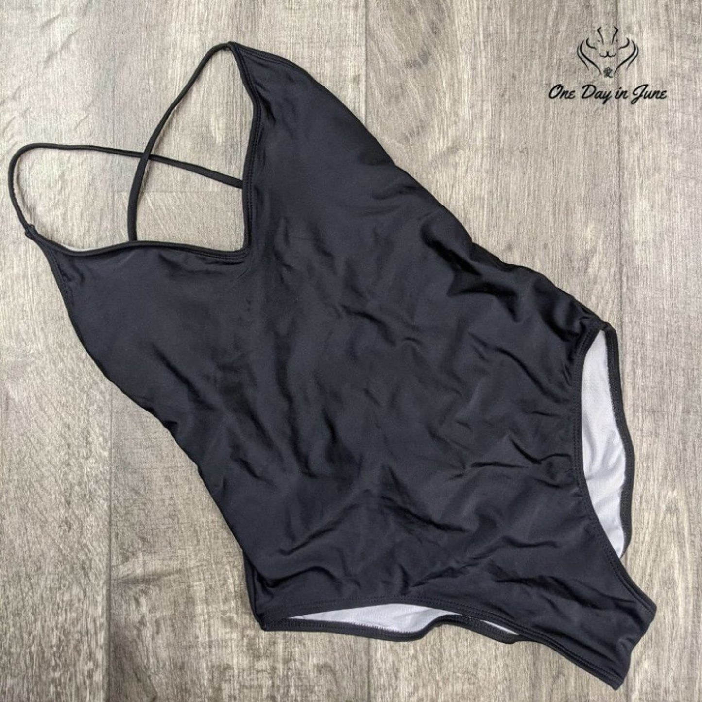 Soly Hux Criss Cross Back One Piece Size L