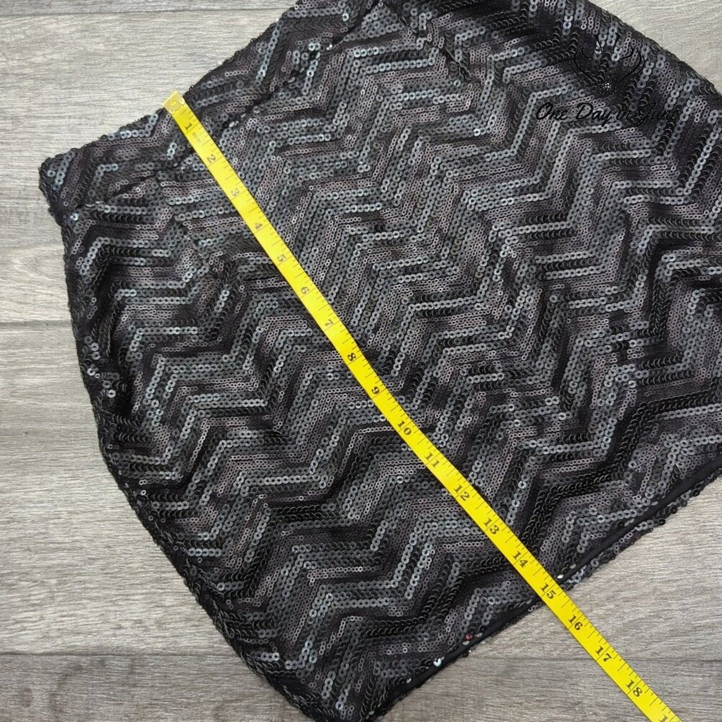 Tobi Sequin Mini Skirt Size S