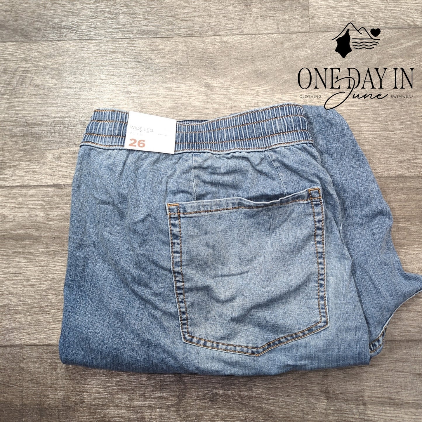 Lane Bryant Plus Size Mid Rise Wide Leg Pull On Drawstring Crop Jeans Size 26