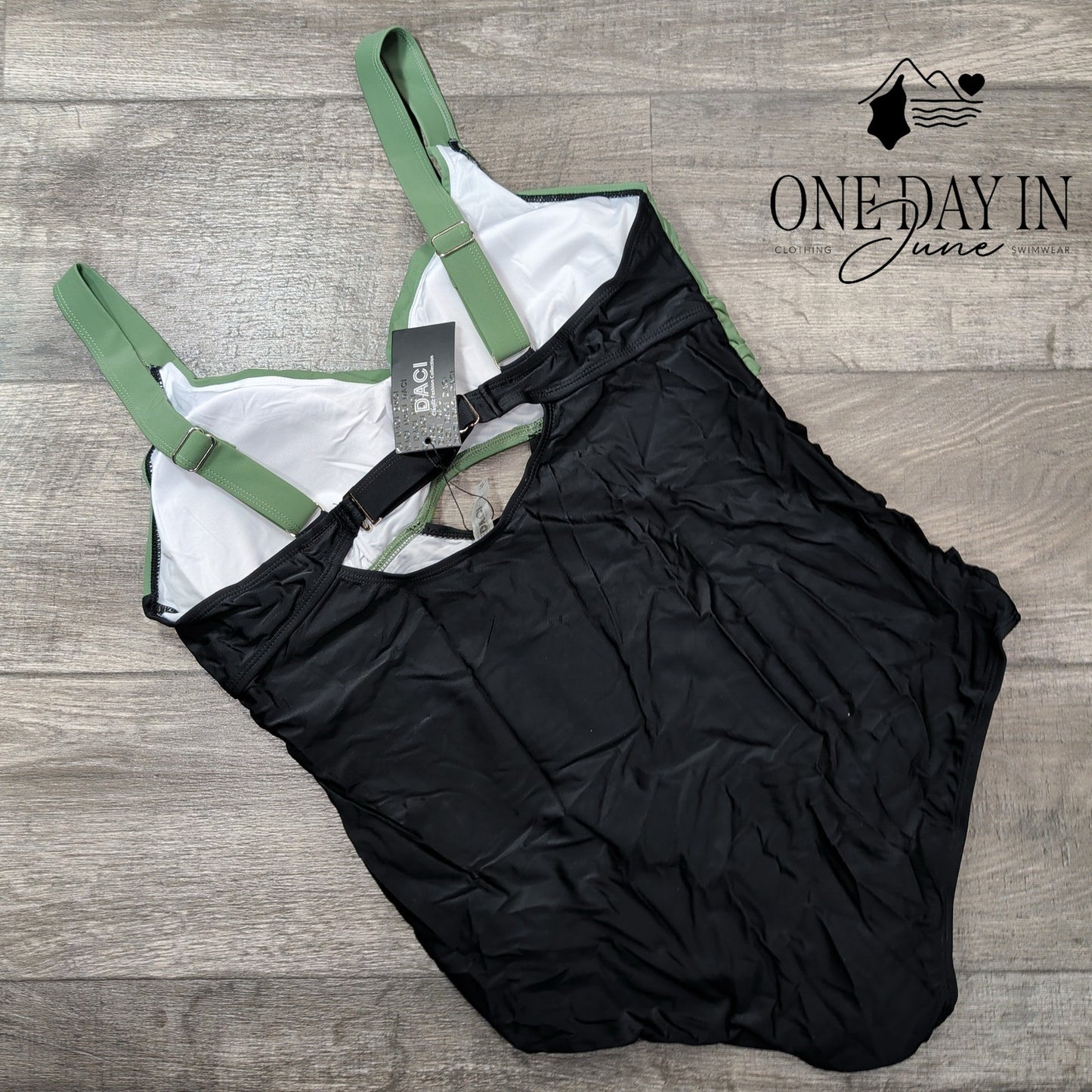Daci Plus Size Keyhole One Piece Swimsuit Size 20W