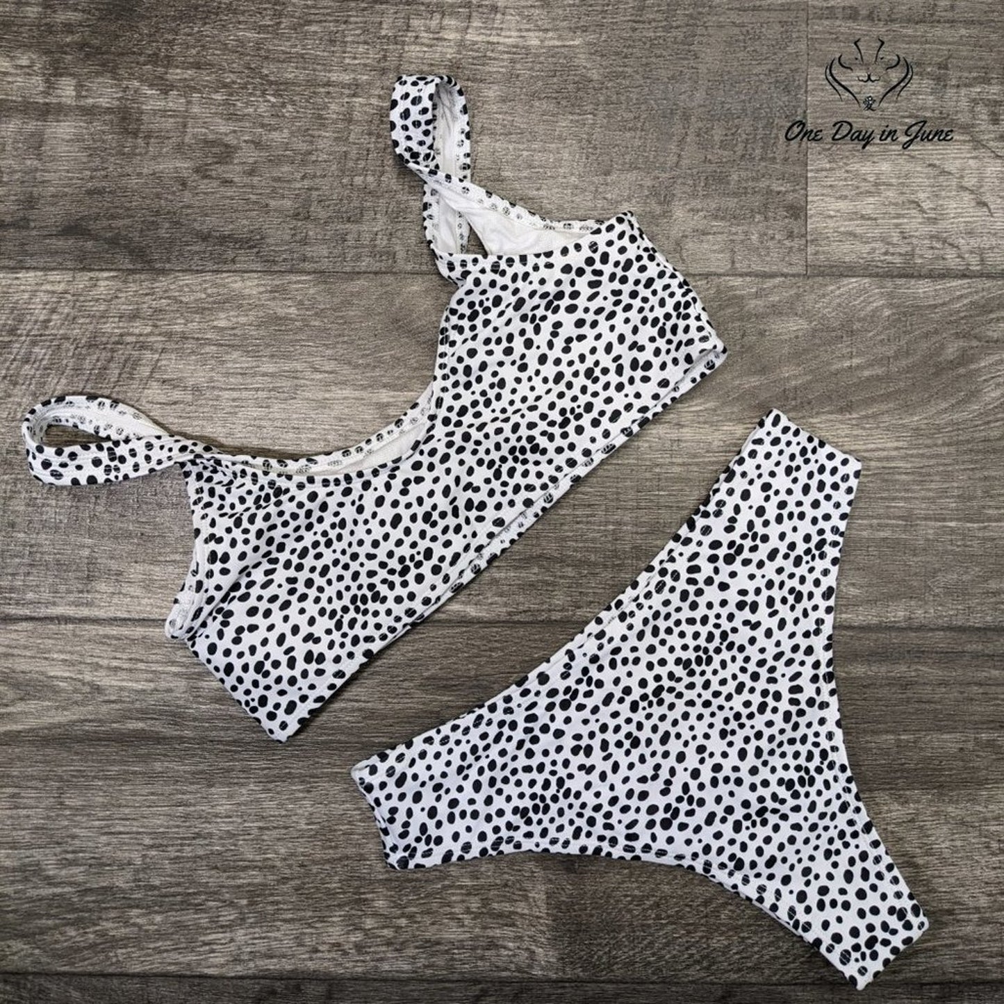 SweatyRocks Dalmatian Print Scoop Front Bikini Swimsuit Size M