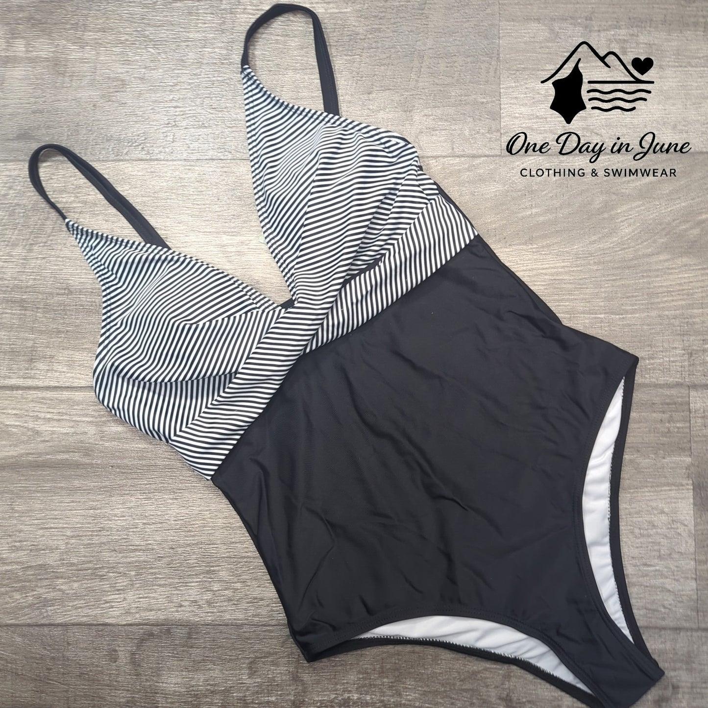B2prity Cross Front V Neck One Piece Swimsuit Size S