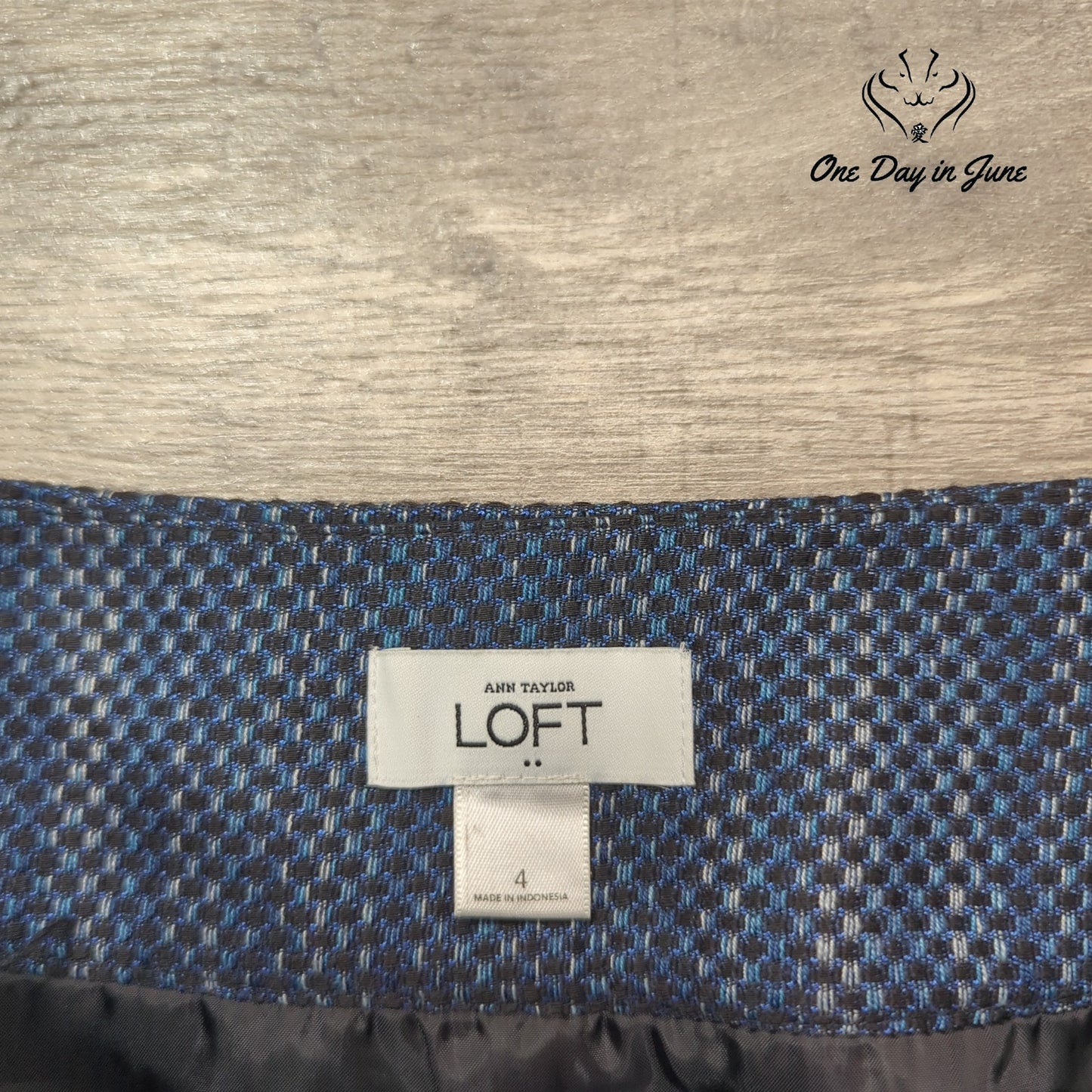 Loft Button Accent Skirt Size 4