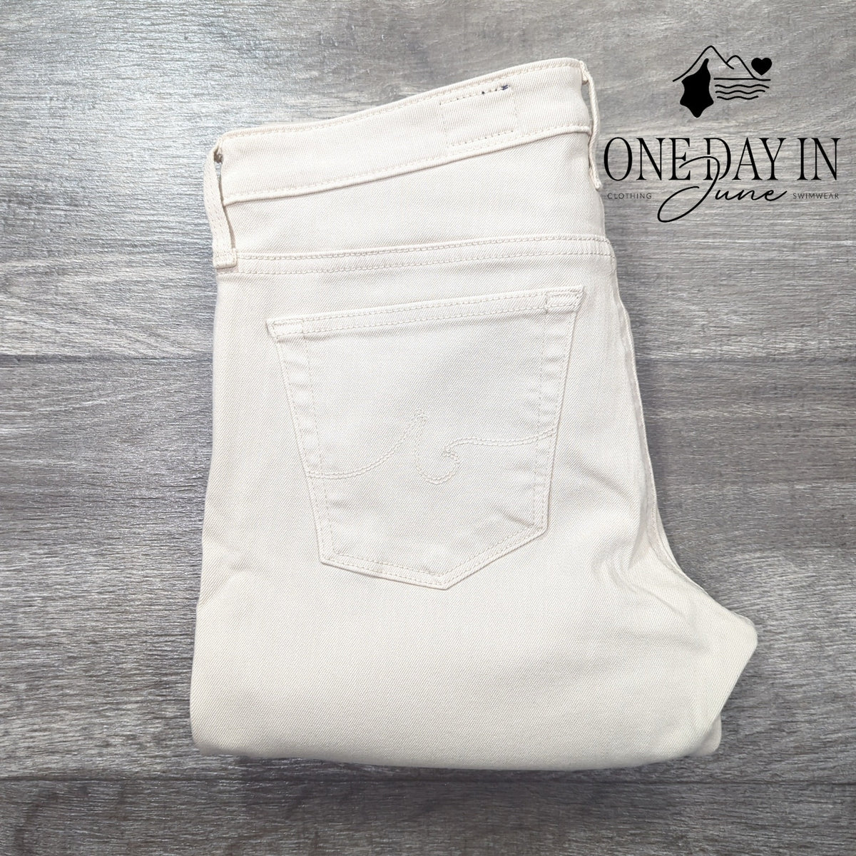 AG Adriano Goldschmied The Stevie Ankle Slim Straight Jean Cream NWT $215 Size 4