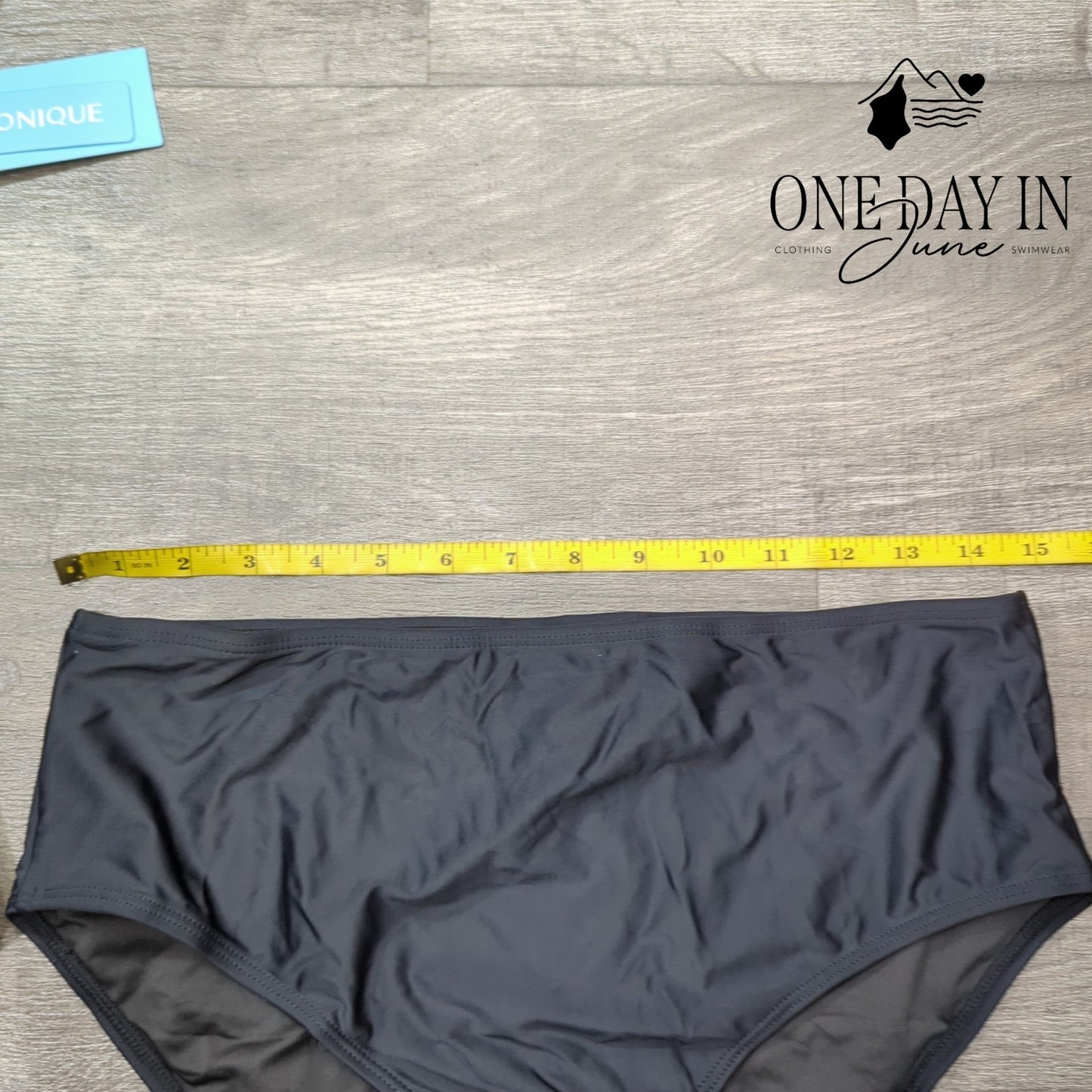 Yonique Cross Front Tankini Swimsuit Size L