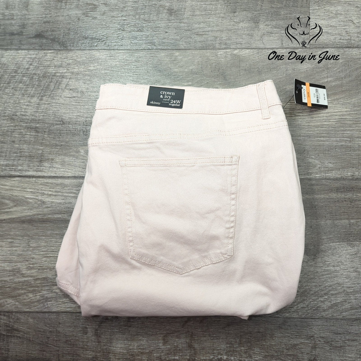 Crown & Ivy Curvy Skinny Crop Jeans Buff Pink Plus NWT Size 24W