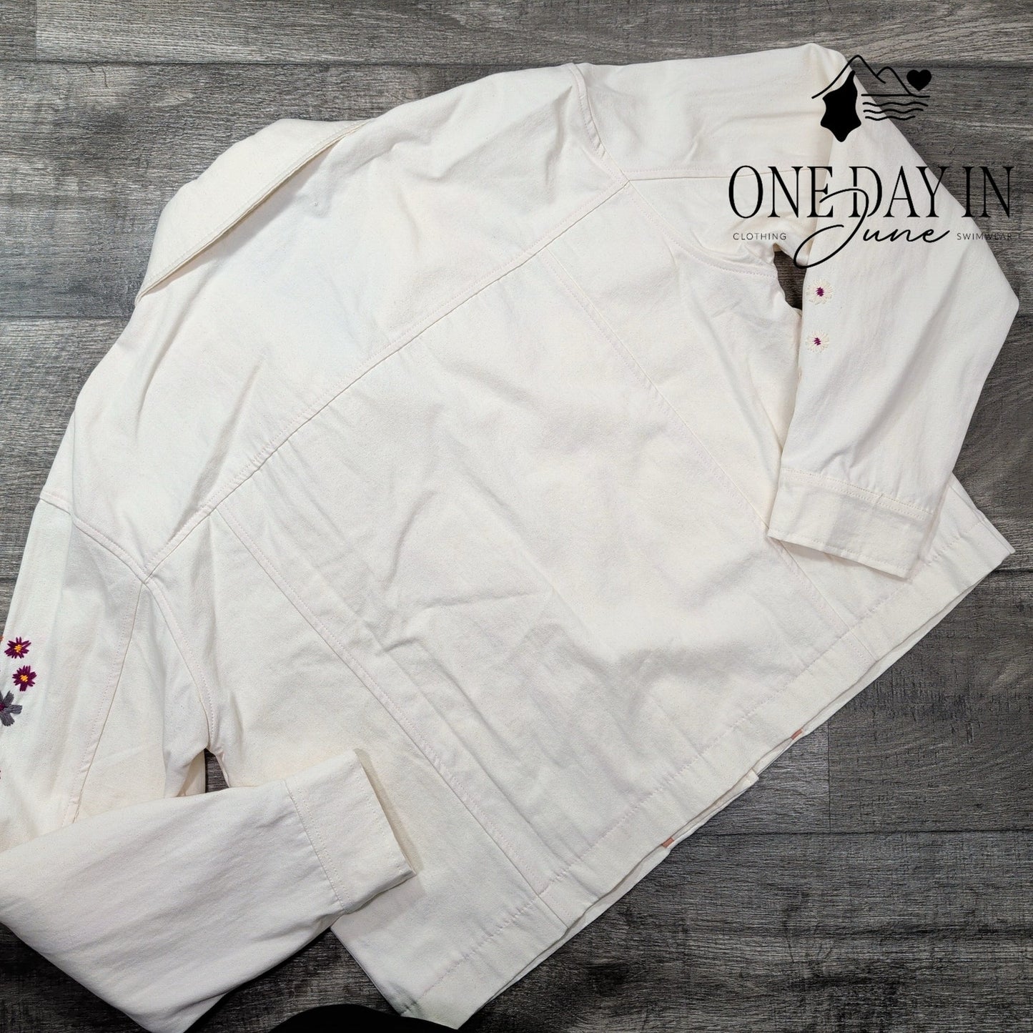 Dolan Emboridered Denim Jacked Size XL