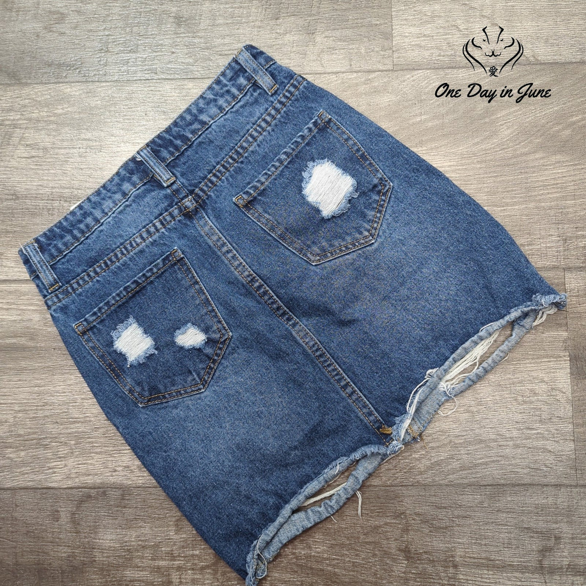 Denim Club Distressed Ripped Denim Mini Skirt Blue Frayed Hem NWT Size 6