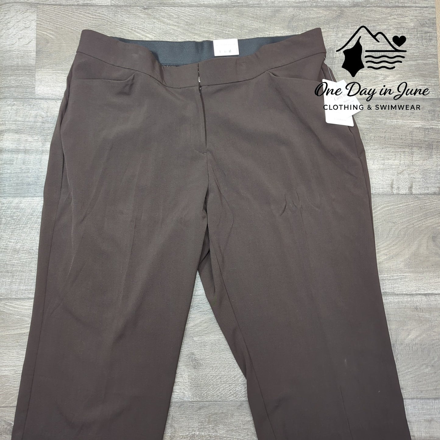 Croft & Barrow Curvy Straight Mid Rise Crop Pants Size 22WS