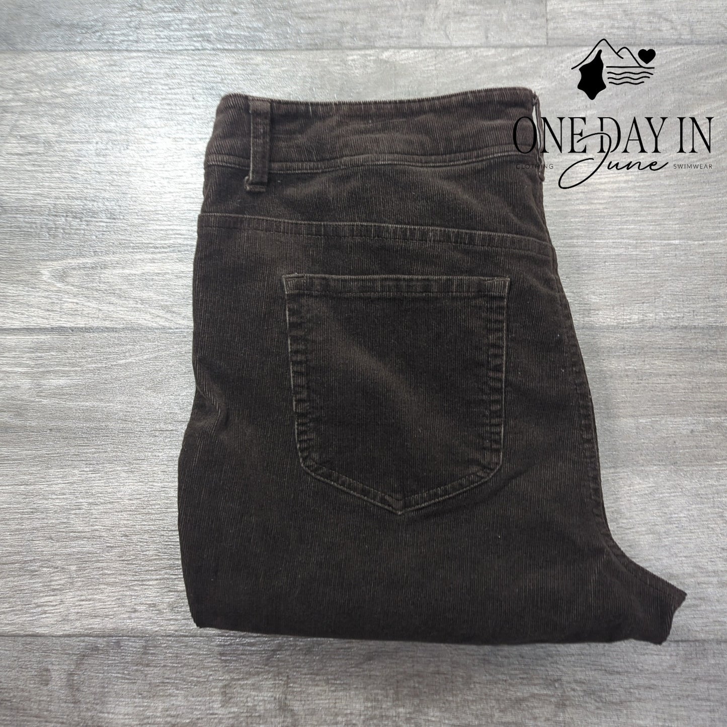 Chico's Straight Leg Corduroy Pants Size Chico's 1 (8)