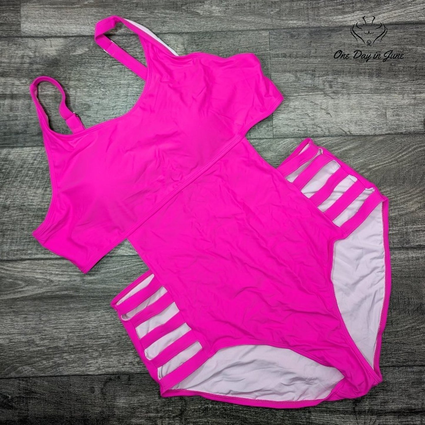 Misassy Strappy Side Cut Out One Piece Swimsuit Size 4XL
