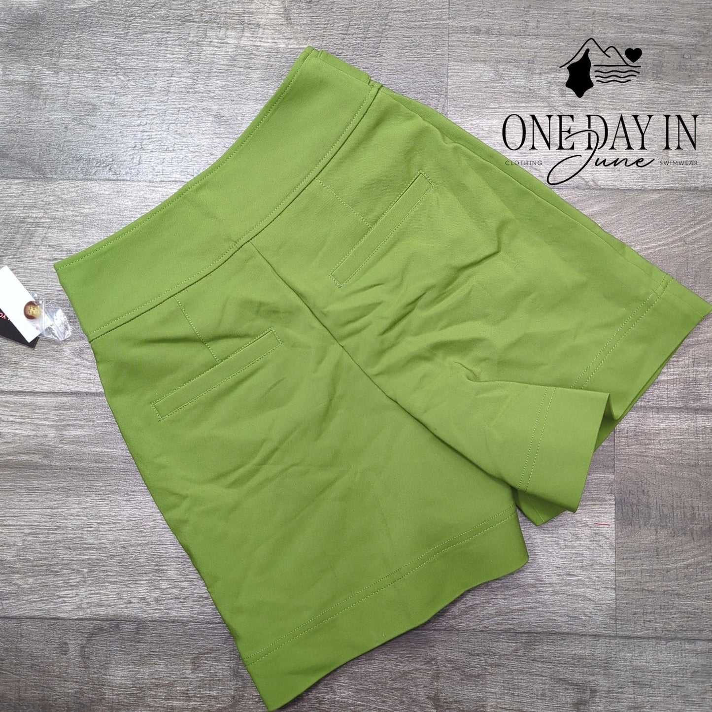 New York & Company 7th Ave Signature Fit 6" Shorts Size 2